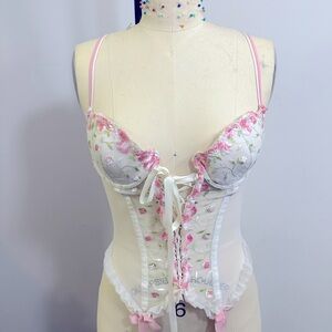 Delicates Brand: 93% nylon 7% spandex